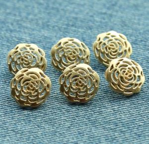 Design de flori de cusut Butoane de metal pentru bluza